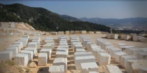 conocenos_CREMA MARFIL QUARRY (1)